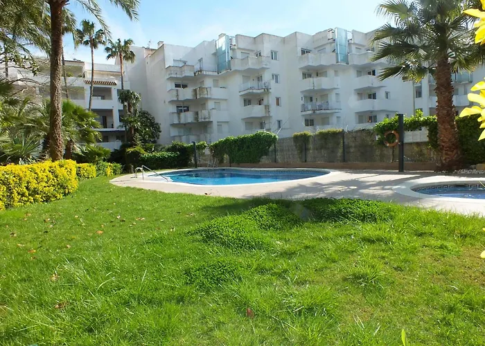 Apartamento En Planta Baja Con Piscina Comunitaria En Roses, Cerca De Playas Y Actividades - Es-204-47