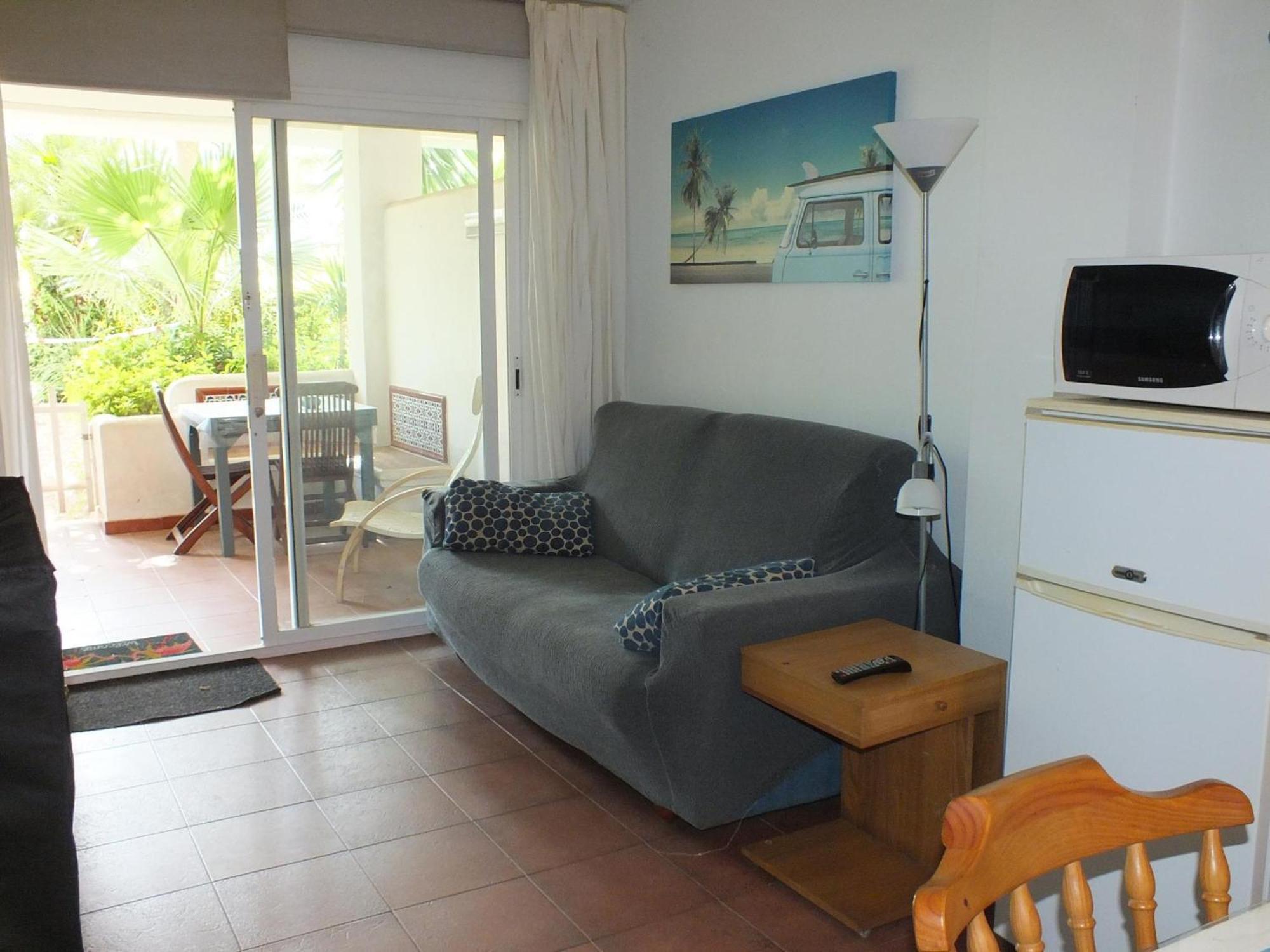 En Planta Baja Con Piscina Comunitaria En Roses, Cerca De Playas Y Actividades - Es-204-47