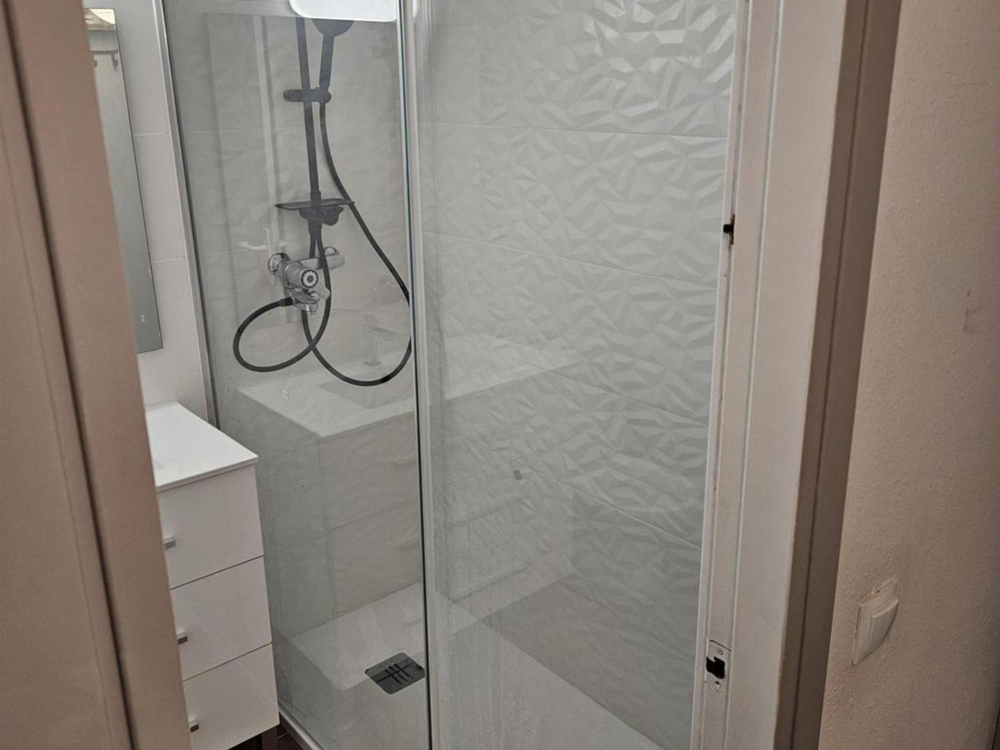 En Planta Baja Con Piscina Comunitaria En Roses, Cerca De Playas Y Actividades - Es-204-47 * Rosas