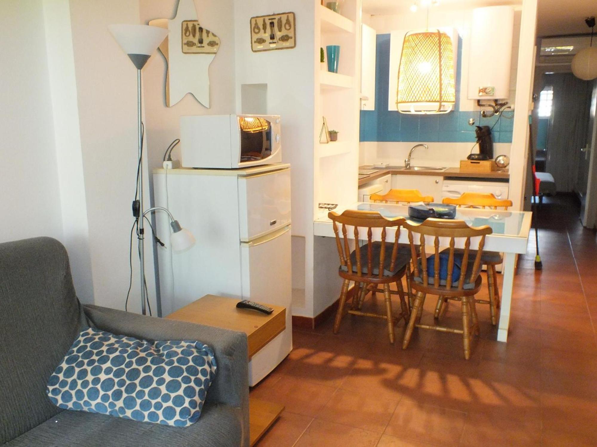 En Planta Baja Con Piscina Comunitaria En Roses, Cerca De Playas Y Actividades - Es-204-47 Apartamento Rosas