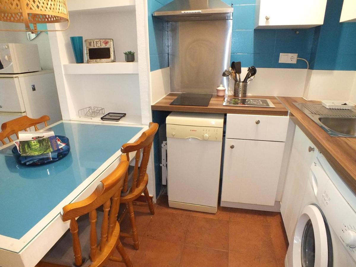 Apartamento En Planta Baja Con Piscina Comunitaria En Roses, Cerca De Playas Y Actividades - Es-204-47 *